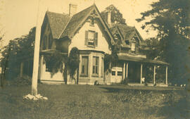 Reydon Manor, Lakefield, Ontario (between 1905 and 1936)